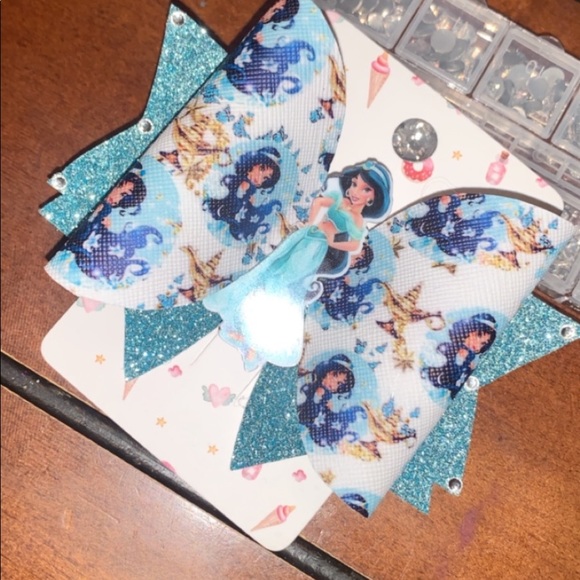 Bows - Picture 6 of 7